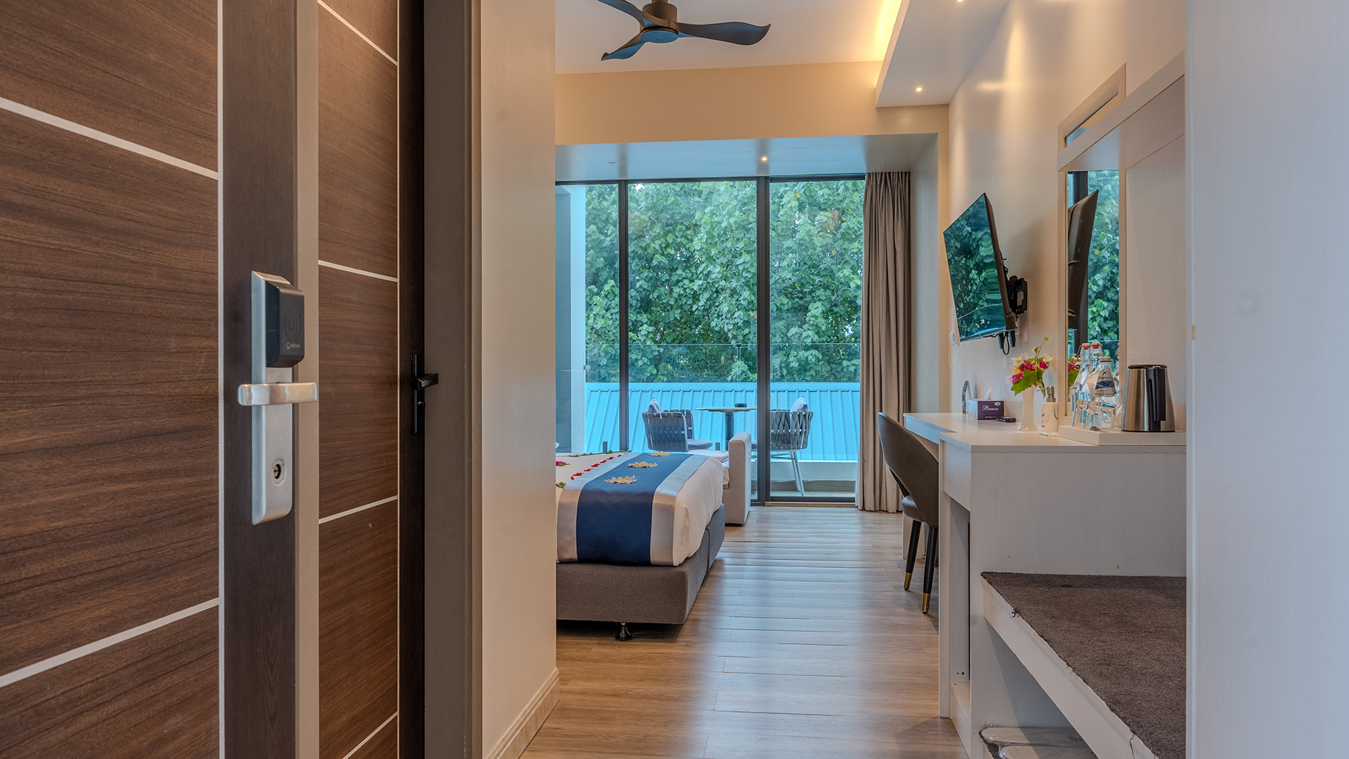 Sky Deluxe Room 4