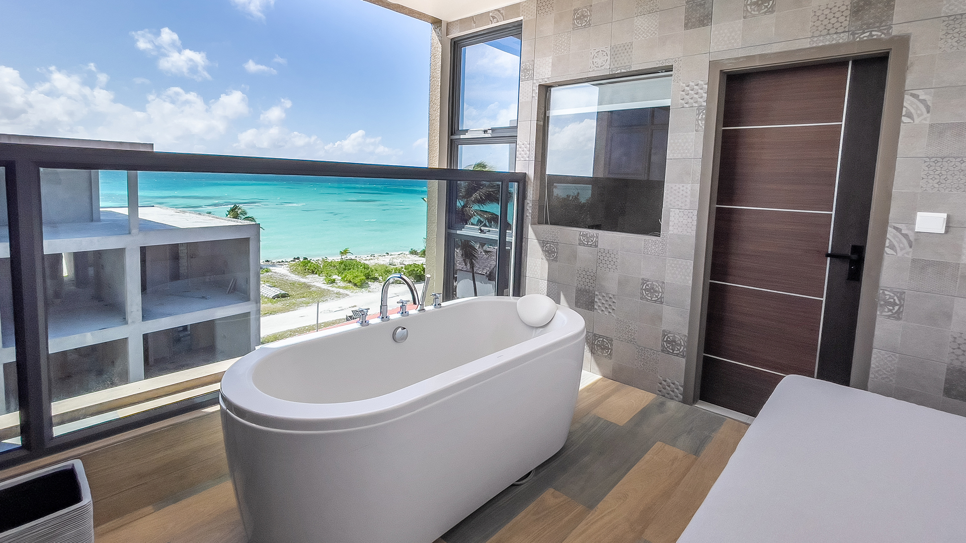 Sky Suite 8