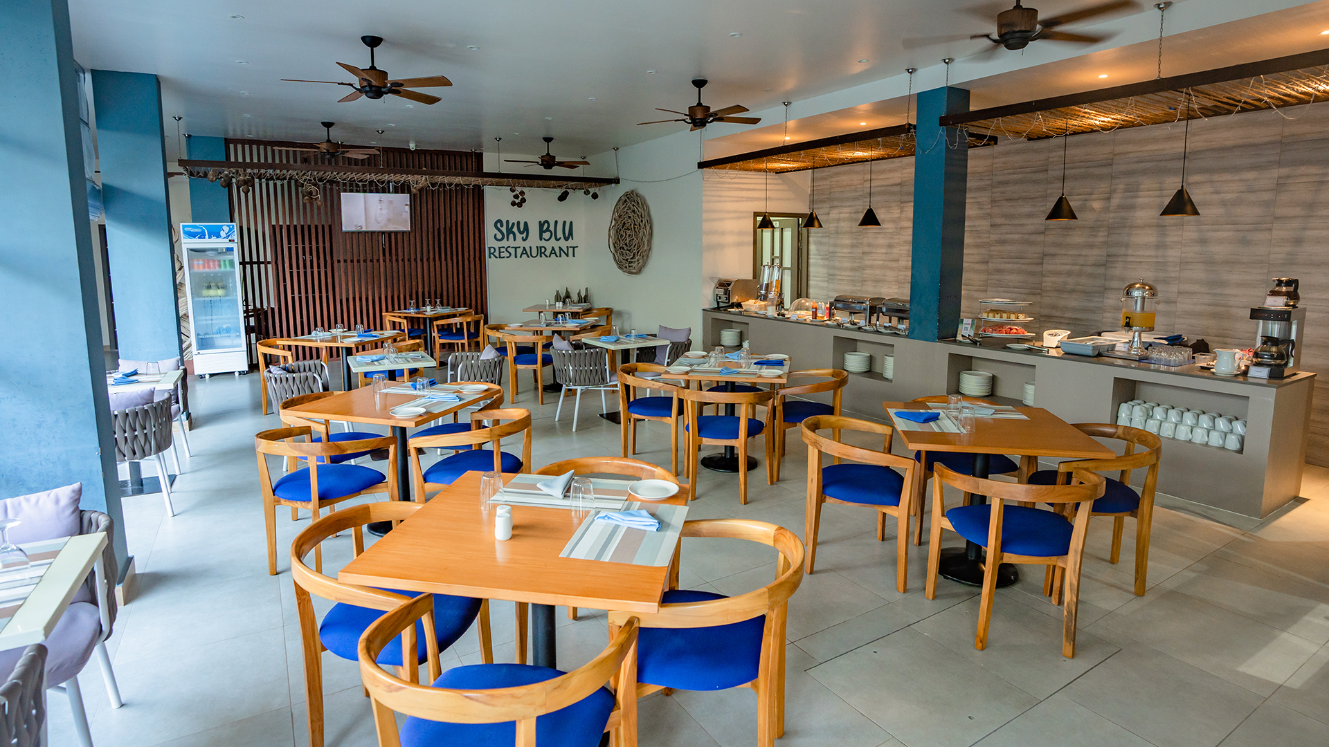 Sky Beach Dhiffushi restaurant 1