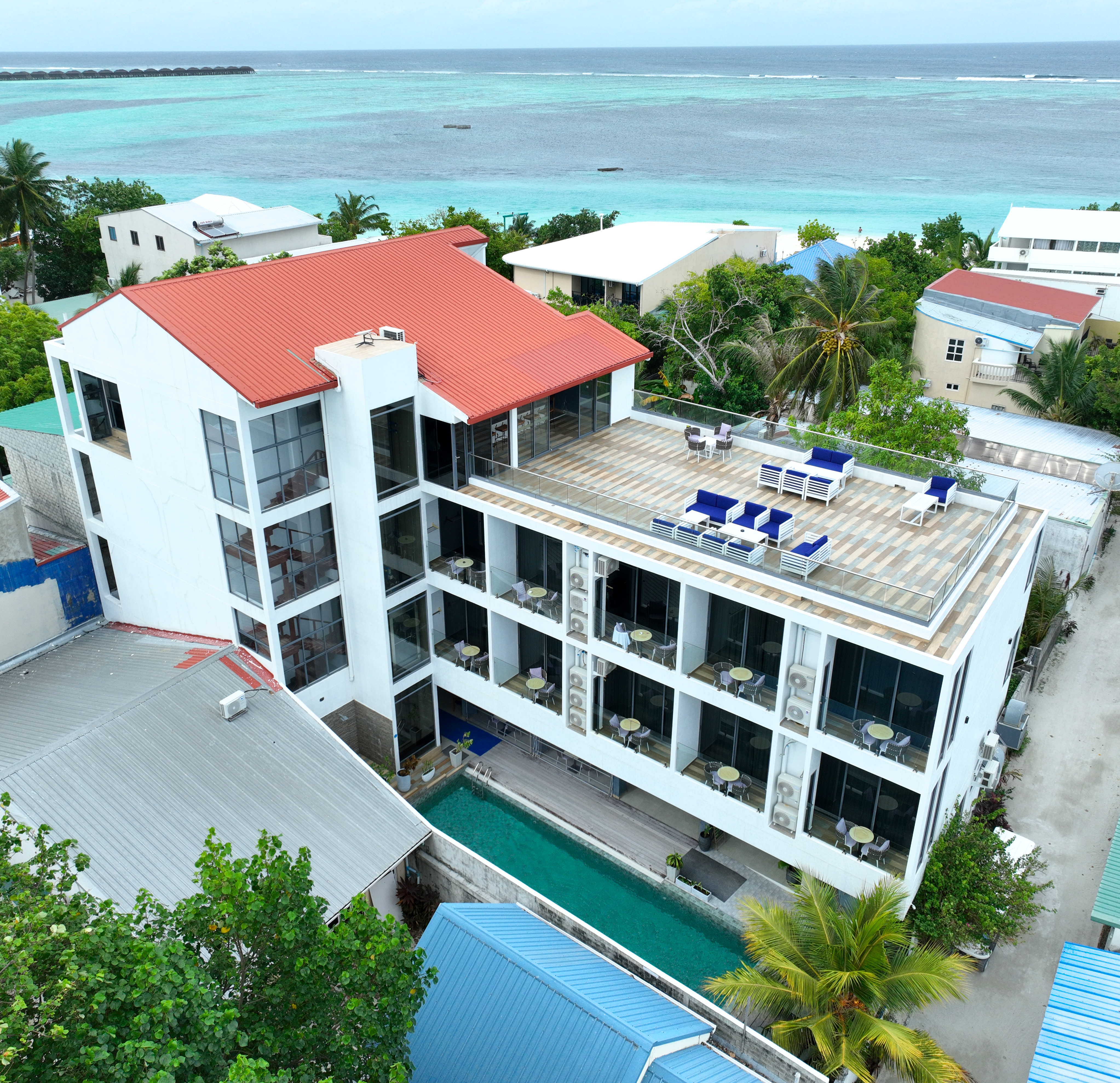 Sky Beach Dhiffushi